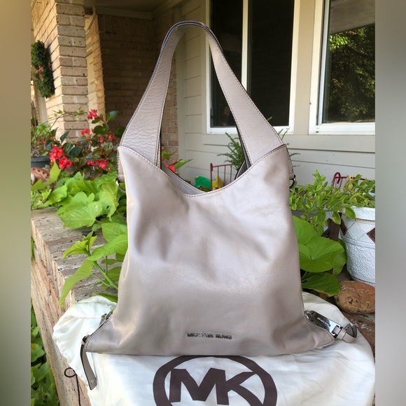Michael Kors Devon Large Leather Hobo Shoulder Bag Tote - in Pearl Grey W/Bag - Picture 2 of 10